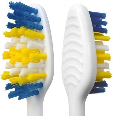 Зубна щітка Colgate Класика Здоров'я багатофункціональна 2 + 1 шт середньої жорсткості